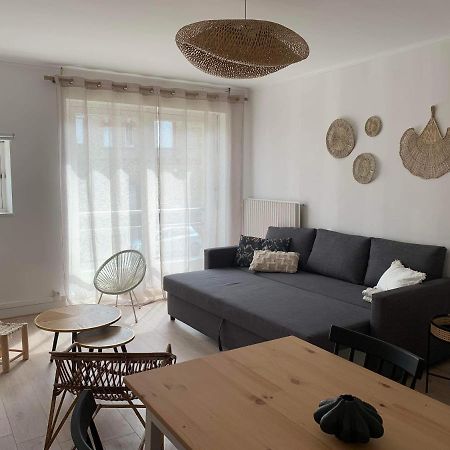 Appartement 40M2 Vue Sur Mer Acces Direct Plage Et Parking Prive Dinard Exterior photo